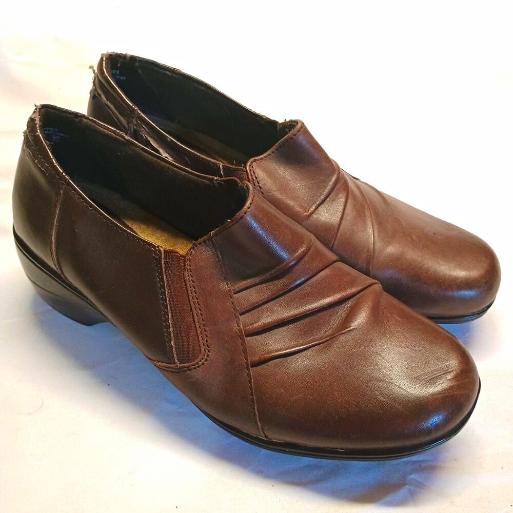 Thom McAn Women's Size 9 Brown Slip On Comfort Dress Shoes Pleated Low Heel
